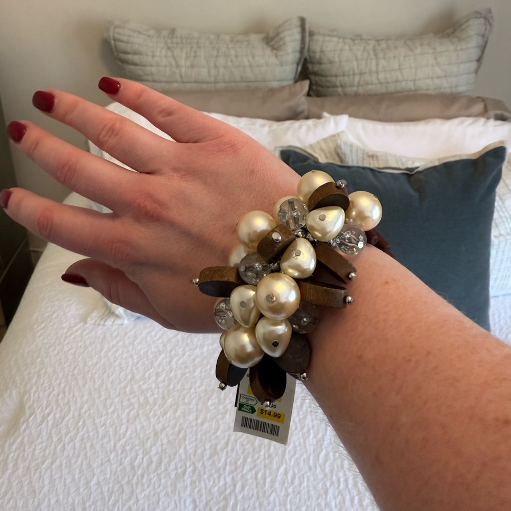 Statement Pearl & Wood Beaded Stretch Bracelet – New with Tags - Picture 4 of 9